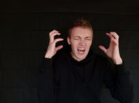 怒る・発狂・限界